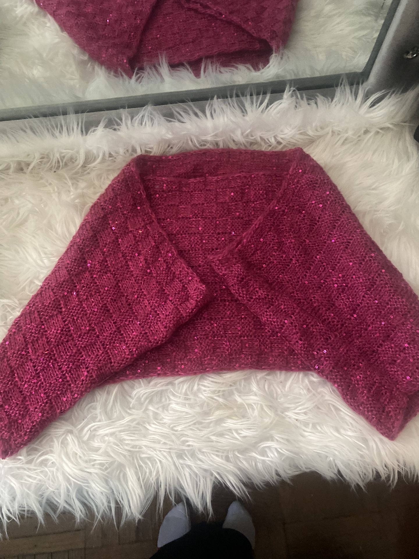 Beautiful Pink circle Scarf new with light gold thread design