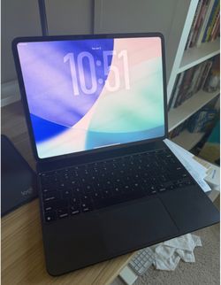 Apple iPad Pro 13" 7th Gen M4 Chip 256GB Wi-Fi - Space Black + Magic Keyboard