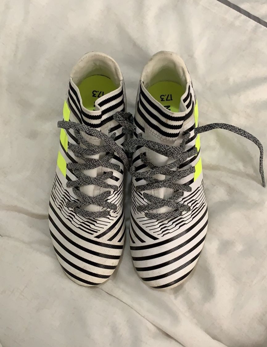 Boys adidas cleats size 4
