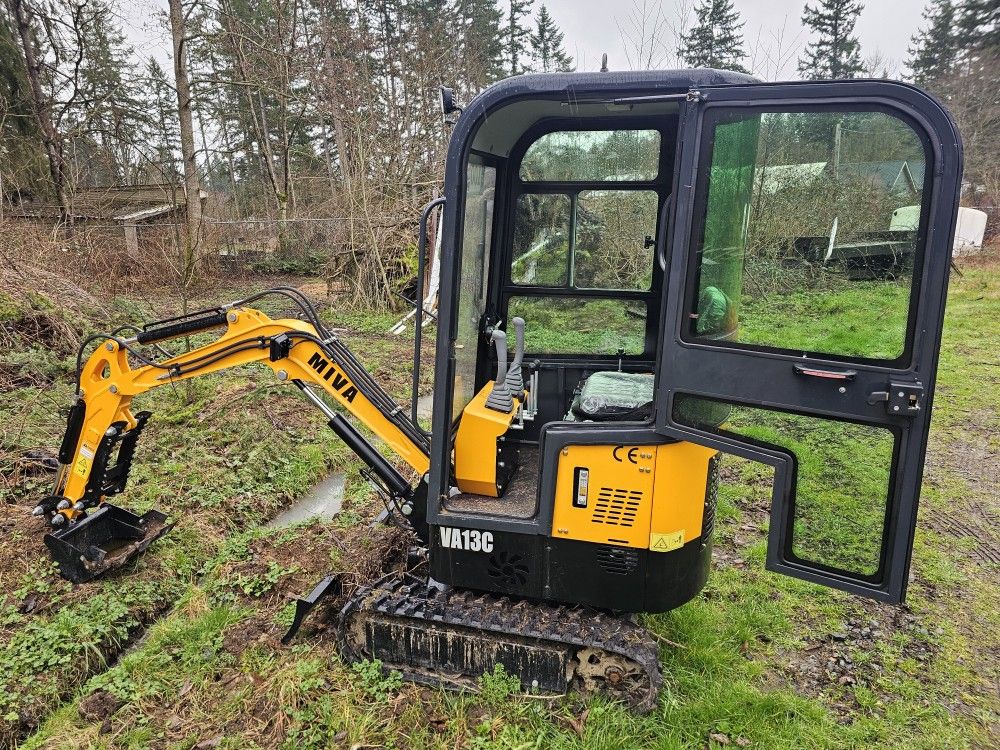 MIVA VA13C Mini Excavator