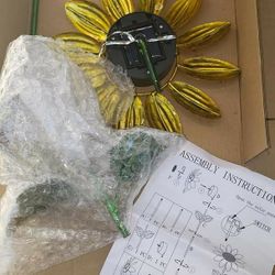 Solar Wind Spinner Sunflower 33 Inch