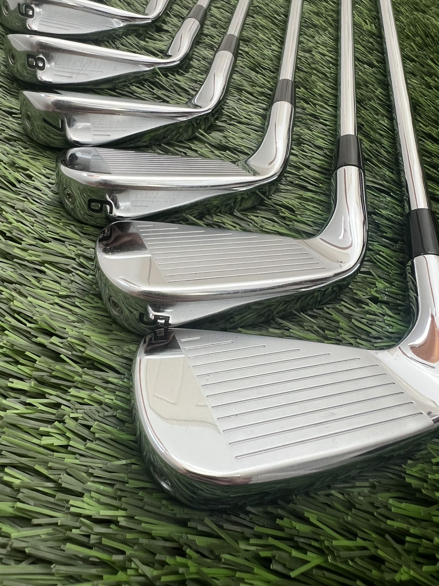 Kirkland Signature Iron Set regular Shaft Clubs