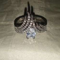 Elegant Angel Wings Styling Ring Silvertone With Clear Crystals Size 6