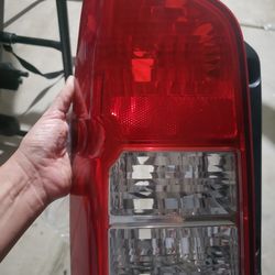 2005 to 2012 Nissan Pathfinder Tail light