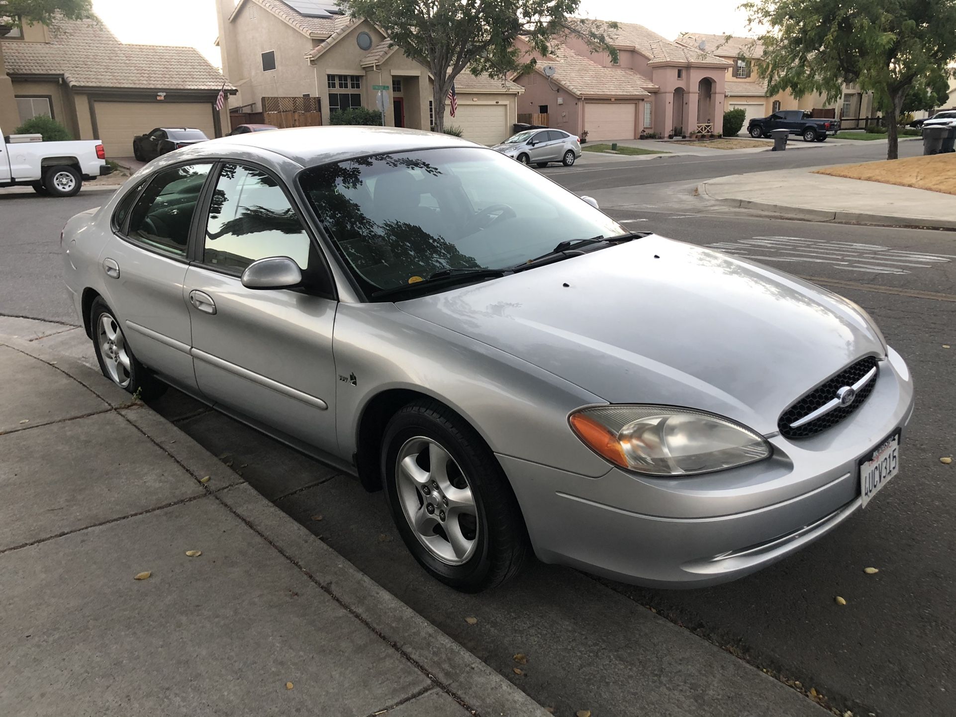 2000 Ford Taurus