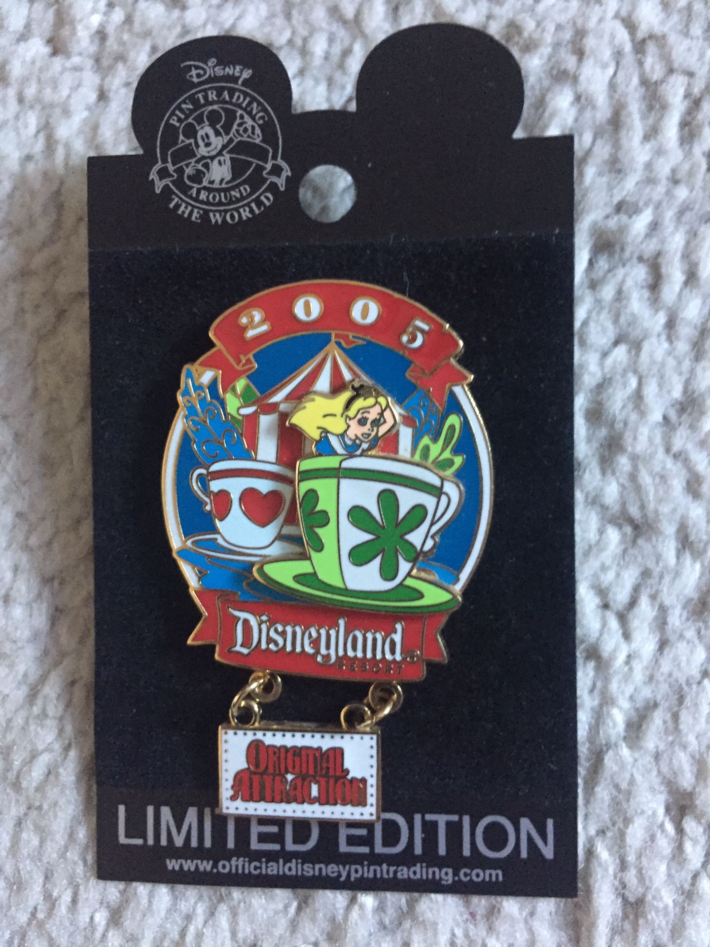 Disney Disneyland Original Attraction Alice In Wonderland Teacups Pin