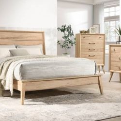 Marrin Natural Queen Bed