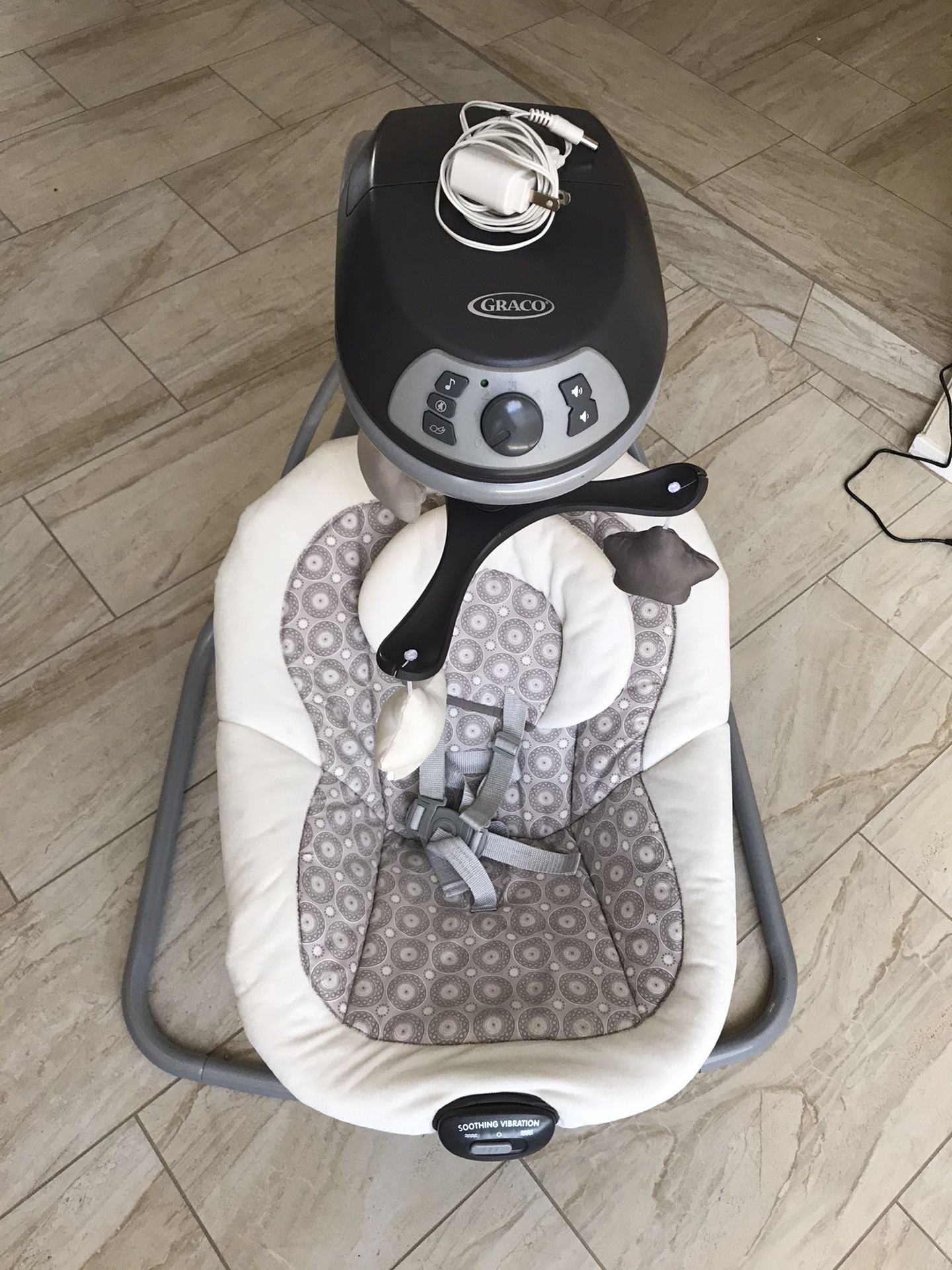 Graco Soothing Vibration Baby Swing for Sale in North Las Vegas, NV