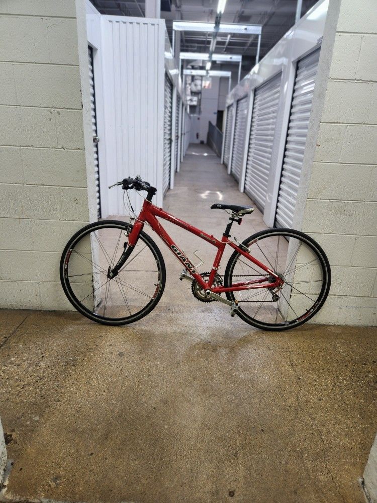 Giant Cypress SL road bike. 15" frame....1600 Busse Rd. Elk Grove Village IL