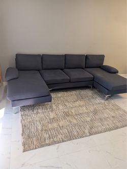 4 seats couch