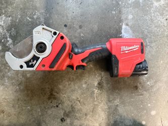 Milwaukee M12 PVC pipe cutter