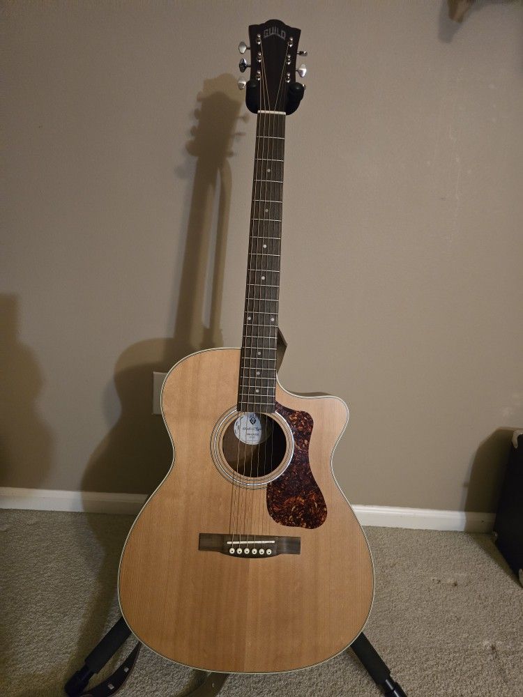 Guild OM-240CE