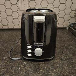Toaster With Removable Tray