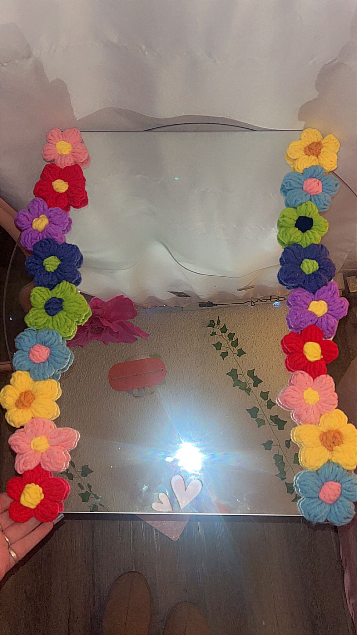 Wavy flower mirror
