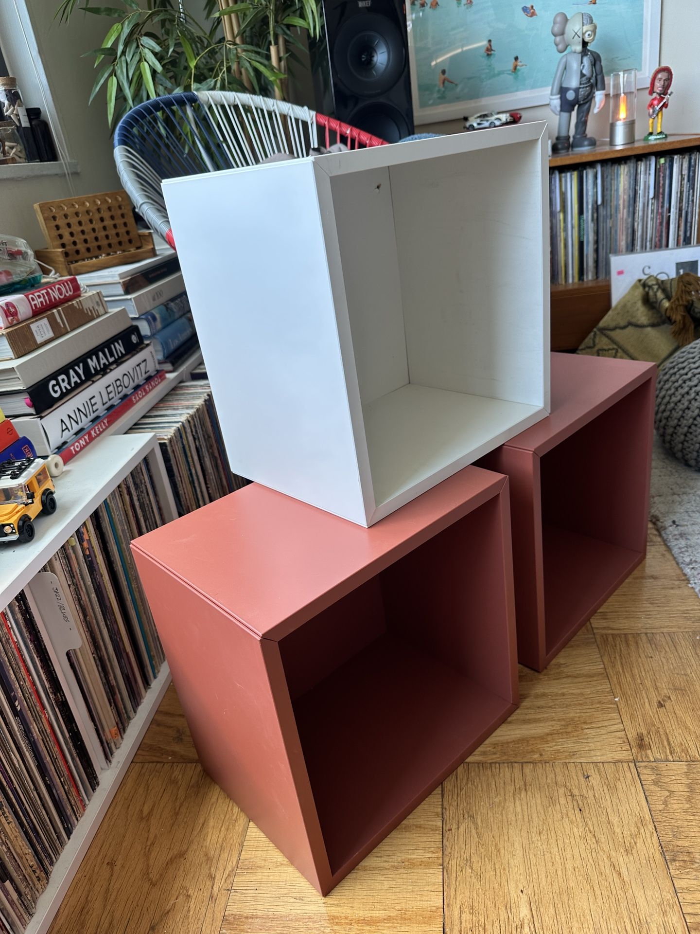 Cubic shelf / vinyl record shelves