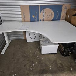 Uplift Stand-up Electric Corner Desk