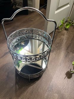 Jewelry glass holder