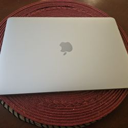 Apple Macbook Pro i5 16gb Ram 250gb SSD NVMe Drive 13" Screen 2019