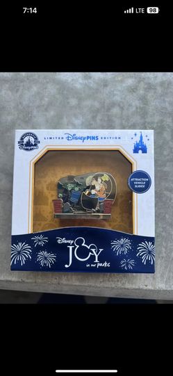 D23 Haunted Mansion Goofy Pin