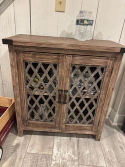 Decorative cabinet/chest