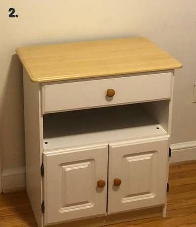 White nightstand/dresser