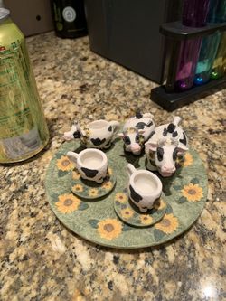 Cow tea set