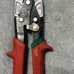 Milwaukee Right Cutting Aviation Snips 10 In.