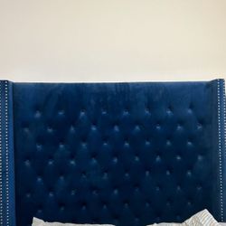 Signature Design by Ashley Coralayne Blue Queen Upholstered Bed
