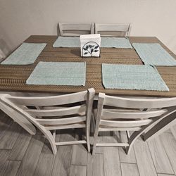 Farm House Style - 6 Chairs 1 Table $300