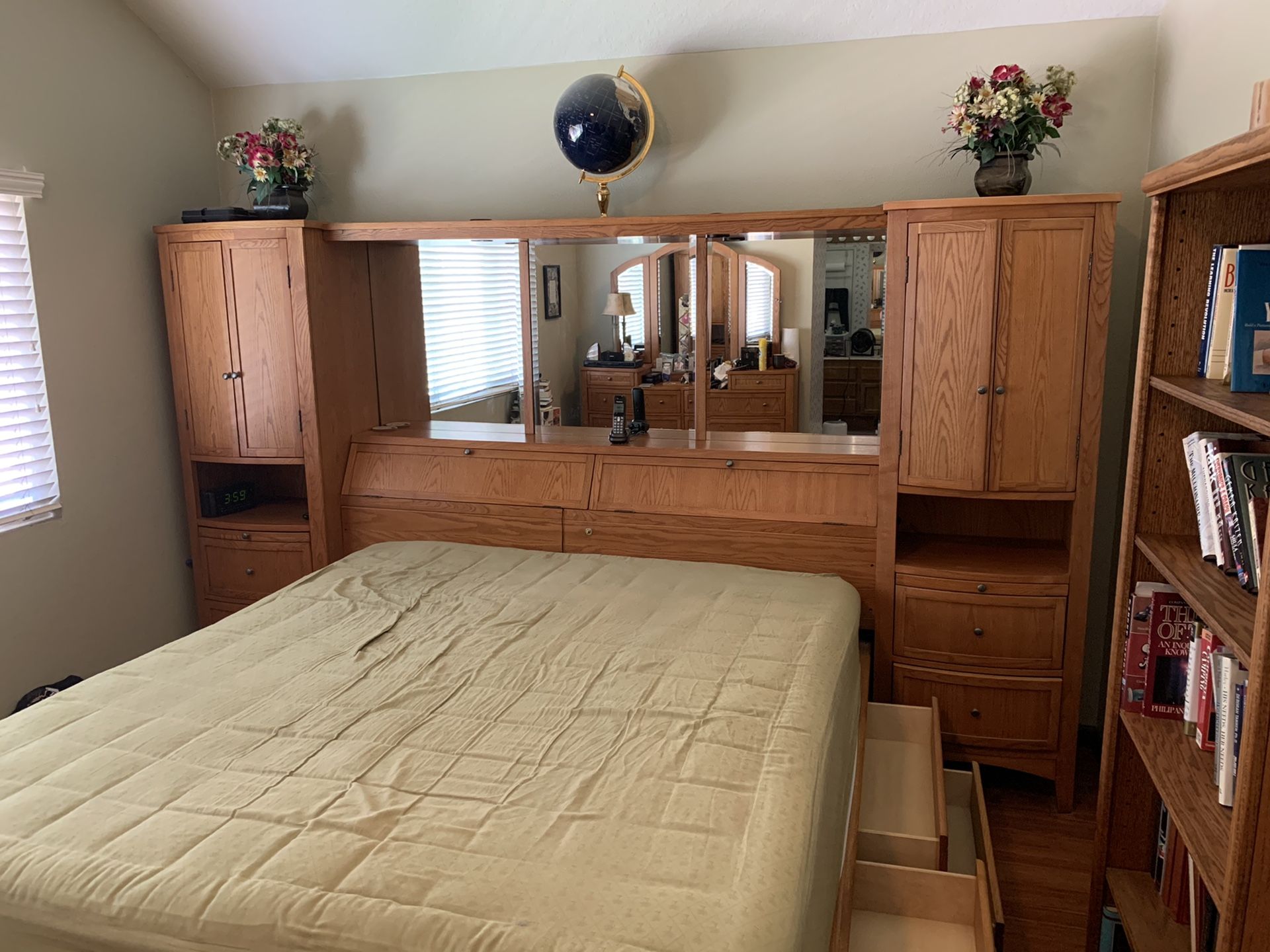 California King Platform Storage bedroom set