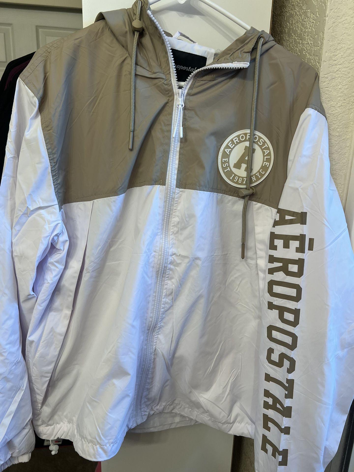 Aero Windbreaker New With Tags