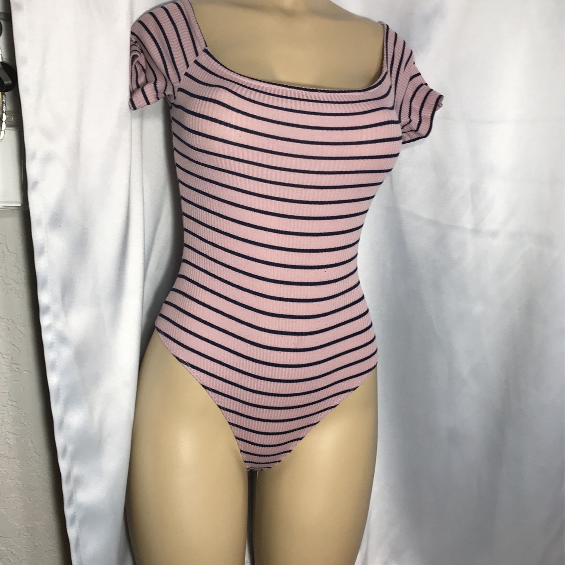 Bodysuit Size XS $3