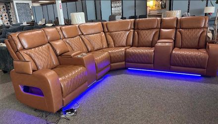 Olivia 🎉 brand new/ modern/luxury 🌼 / 3 piece sectional