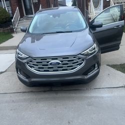 2022 Ford Edge