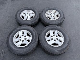 (4) 16β Toyota Wheels 265/70R16 Tires