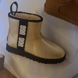 Women’s UGG BOOTS 