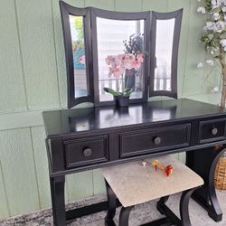Elegant Mirror Vanity (Tocador Con Espejo Y Cajones)