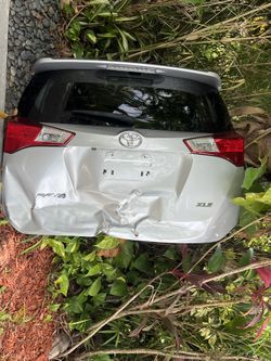 2015 Rav4 Trunk/Tailgate Part