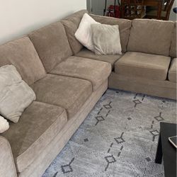 Havertys Sectional Couch
