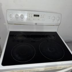Fully Functioning Stovetop With Oven 