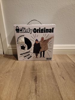 The Comfy Original (Sweater Blanket, Black)