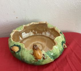 Vintage Majolica Glazed lily pad 