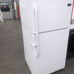 Frigidaire Top Freezer 