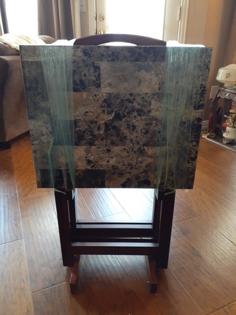 GORGEOUS NEW Linon Faux Brown Marble Wood 4 TV Tray Stands.