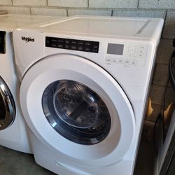 Used Like New Whirlpool Large Capacity Front Load Washer 