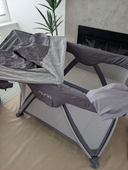 Gray Nuna Sena Aire Travel Cot Playard