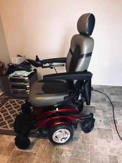 Golden compass electric wheelchair