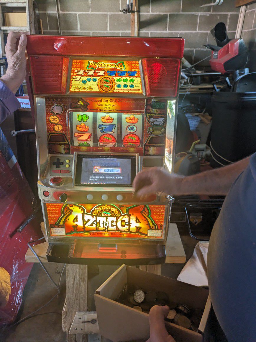 Game Azteca Slot Machine 