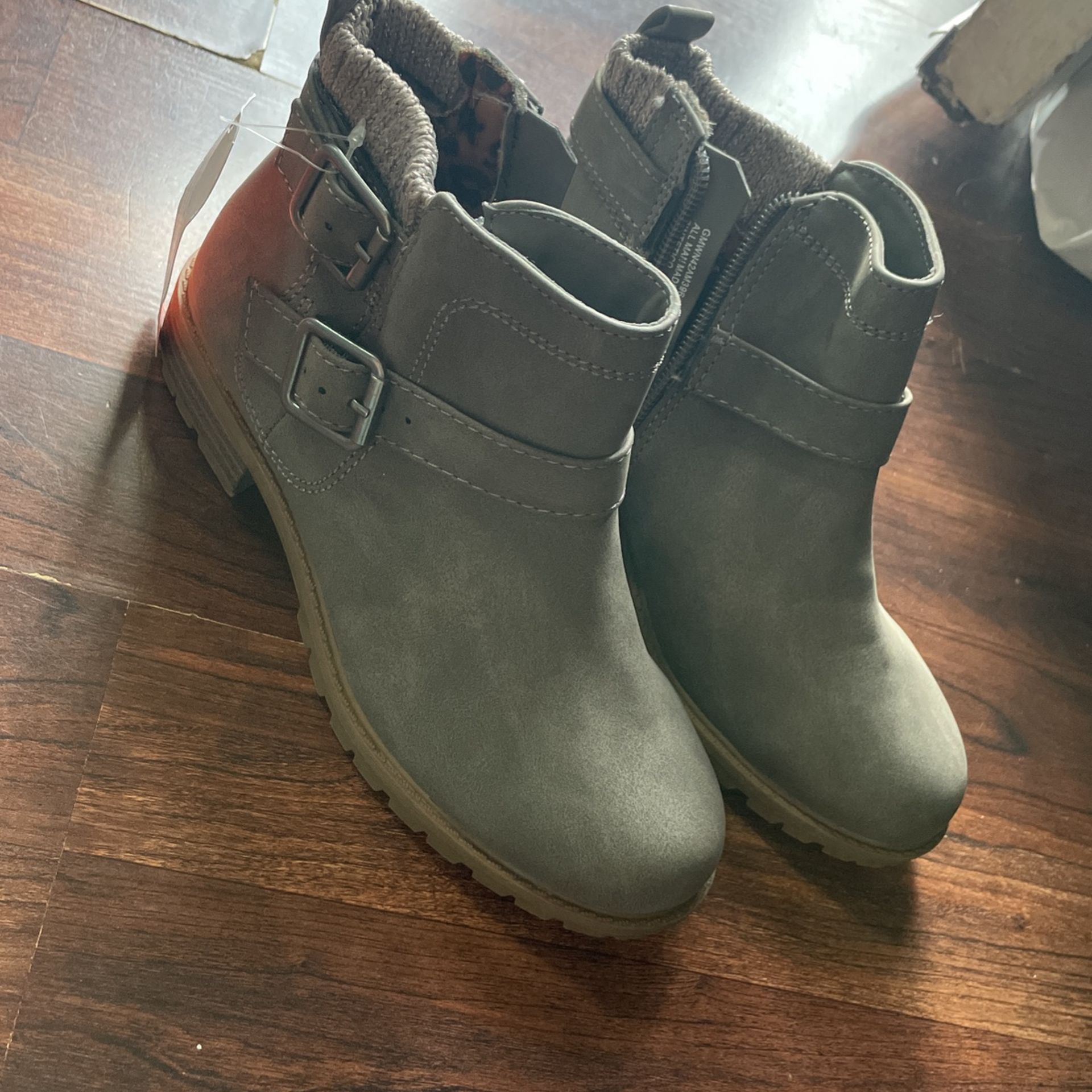 Girls Boots