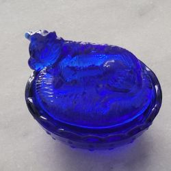 Tiny Cobalt Blue Glass  Cow on Basket Bucket  Vintage So Beautifull!